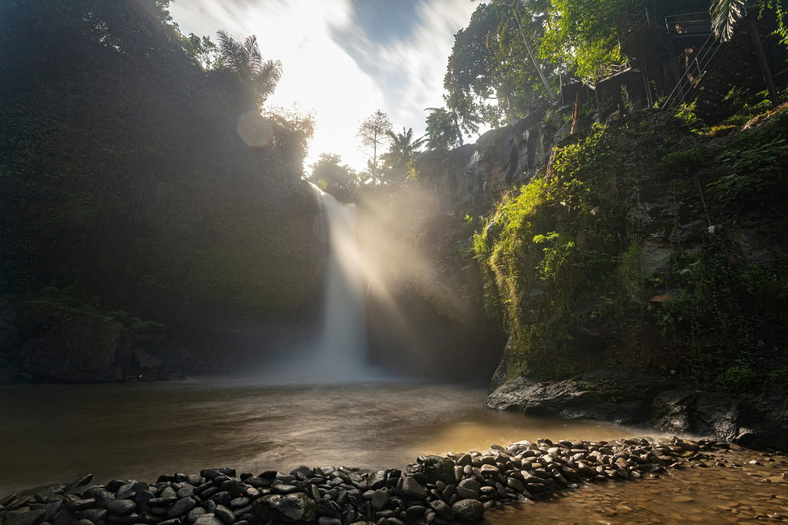 Tegenungan waterfall